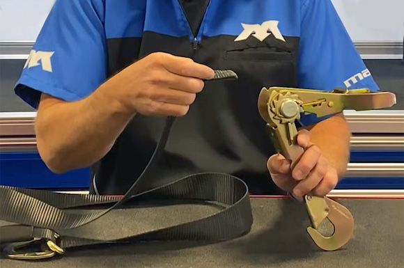 Card image cap for How To Thread a Ratchet Strap for the First Time